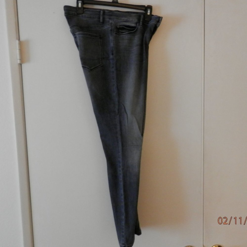Vera Wang Simply Vera Women's Denim Jeans Size 6 Skinny Style Gray Black Button